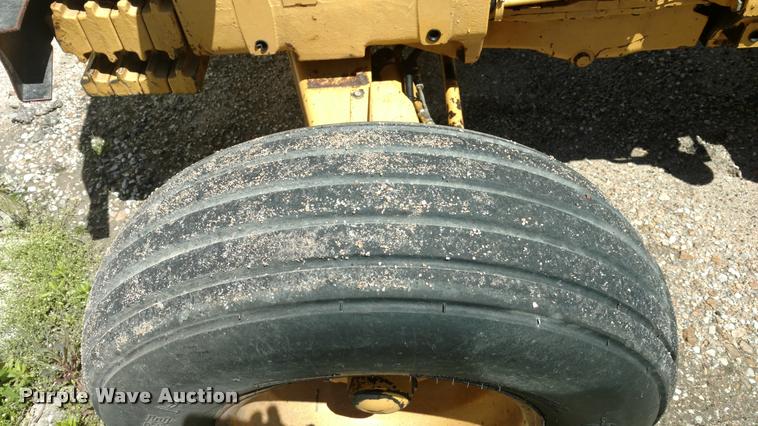 image for item DB0939 1991 Ford 260C tractor