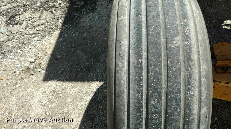 image for item DB0939 1991 Ford 260C tractor