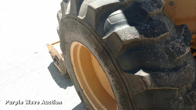 image for item DB0939 1991 Ford 260C tractor