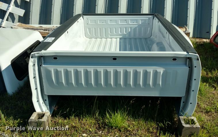 image for item DB0954 2016 Chevrolet Silverado 3500 truck bed