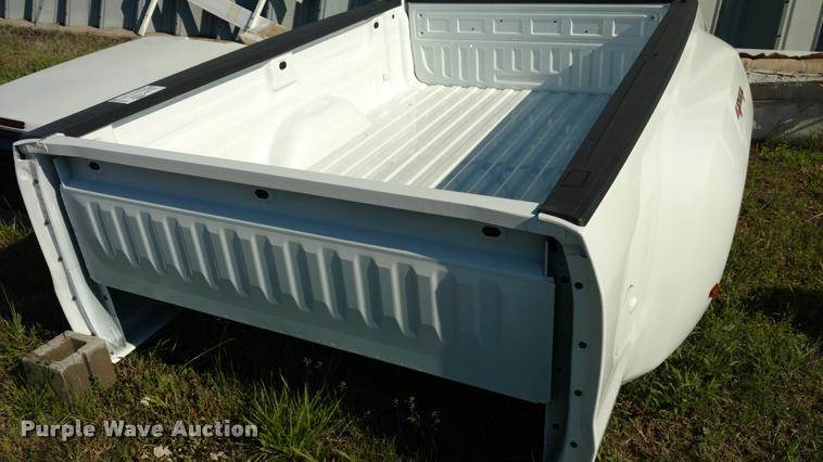 image for item DB0954 2016 Chevrolet Silverado 3500 truck bed
