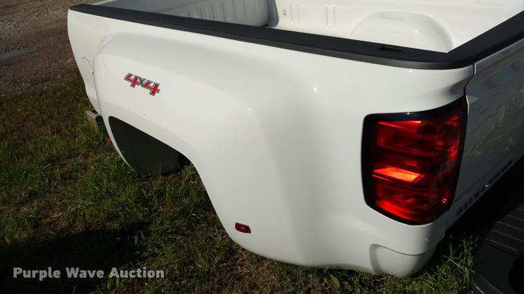 image for item DB0954 2016 Chevrolet Silverado 3500 truck bed