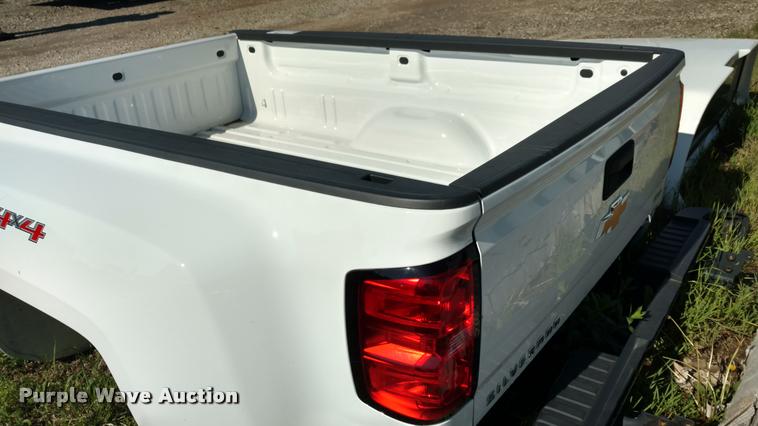 image for item DB0954 2016 Chevrolet Silverado 3500 truck bed