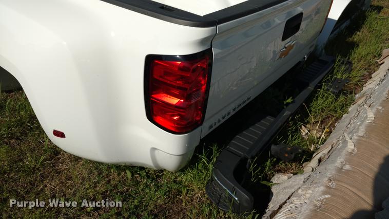 image for item DB0954 2016 Chevrolet Silverado 3500 truck bed