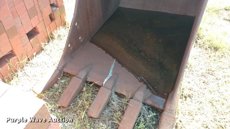 image for item DB0955 Excavator bucket
