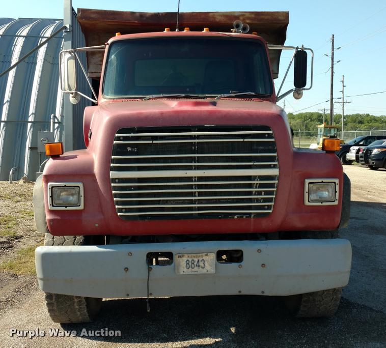 image for item DB0956 1992 Ford LT8000 dump truck