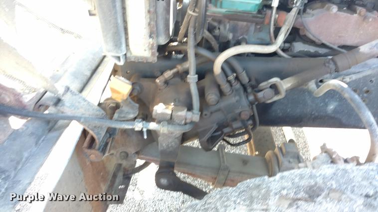 image for item DB0956 1992 Ford LT8000 dump truck
