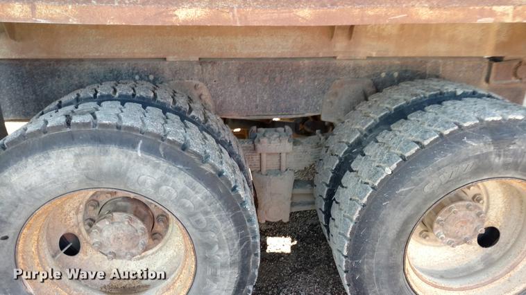 image for item DB0956 1992 Ford LT8000 dump truck