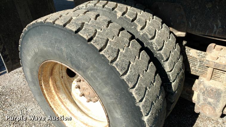 image for item DB0956 1992 Ford LT8000 dump truck