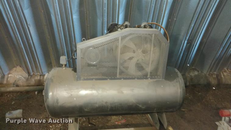 image for item DB0958 2003 Napa air compressor