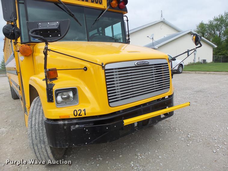 image for item DB1320 2002 Freightliner FS65 school bus