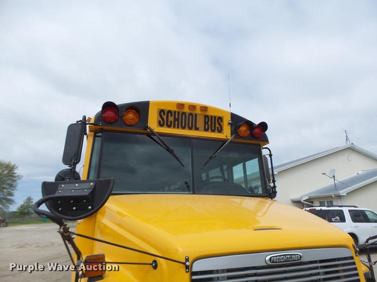 image for item DB1320 2002 Freightliner FS65 school bus