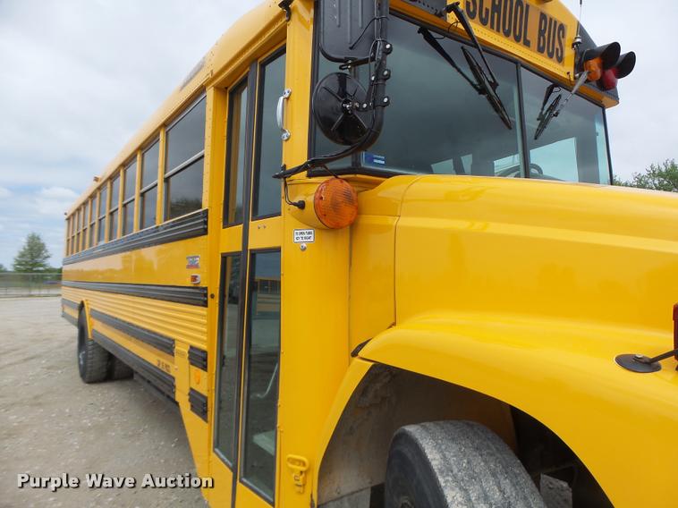 image for item DB1320 2002 Freightliner FS65 school bus