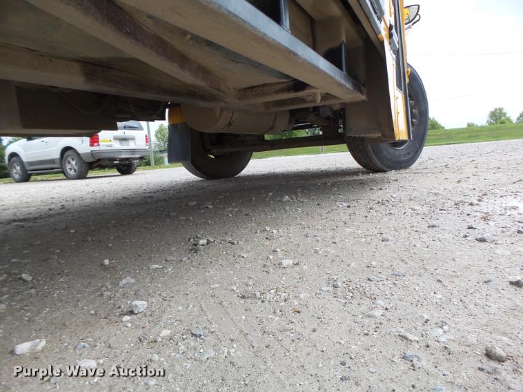 image for item DB1320 2002 Freightliner FS65 school bus