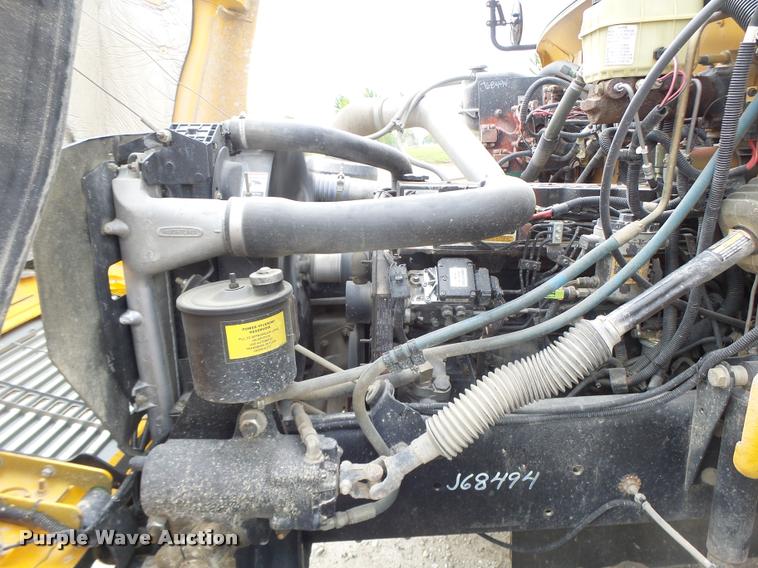 image for item DB1320 2002 Freightliner FS65 school bus