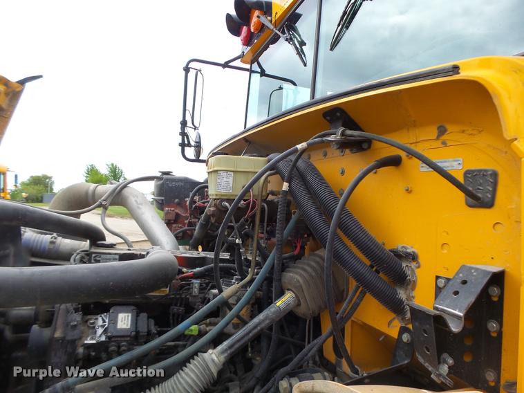 image for item DB1320 2002 Freightliner FS65 school bus