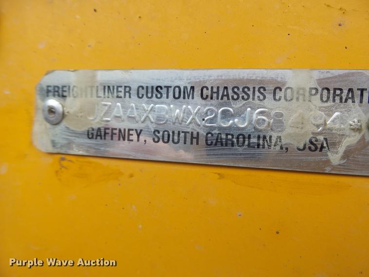 image for item DB1320 2002 Freightliner FS65 school bus