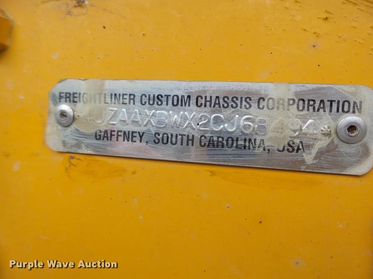 image for item DB1320 2002 Freightliner FS65 school bus