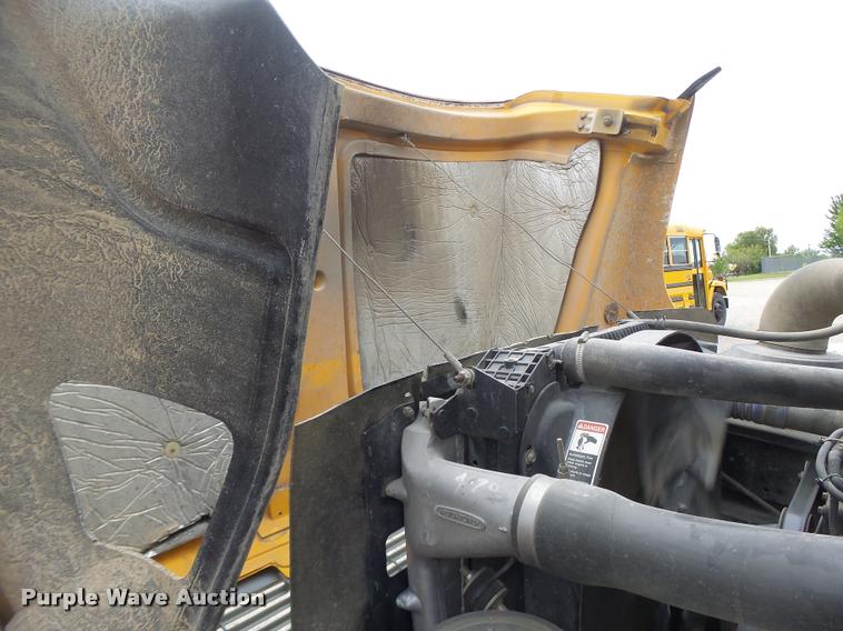 image for item DB1320 2002 Freightliner FS65 school bus