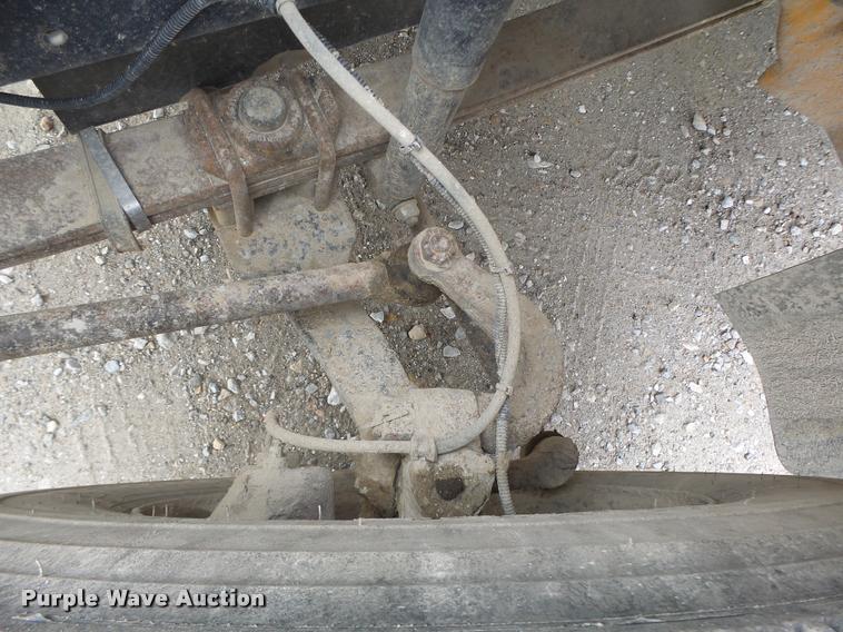 image for item DB1320 2002 Freightliner FS65 school bus