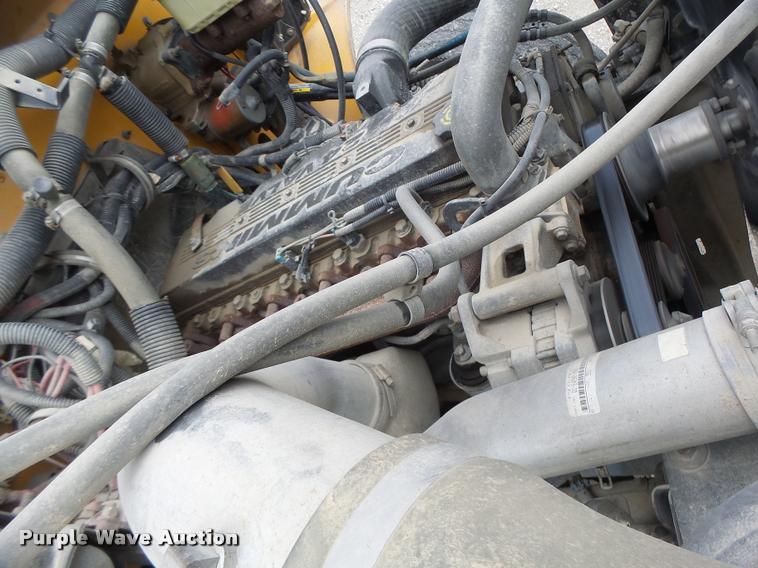 image for item DB1320 2002 Freightliner FS65 school bus