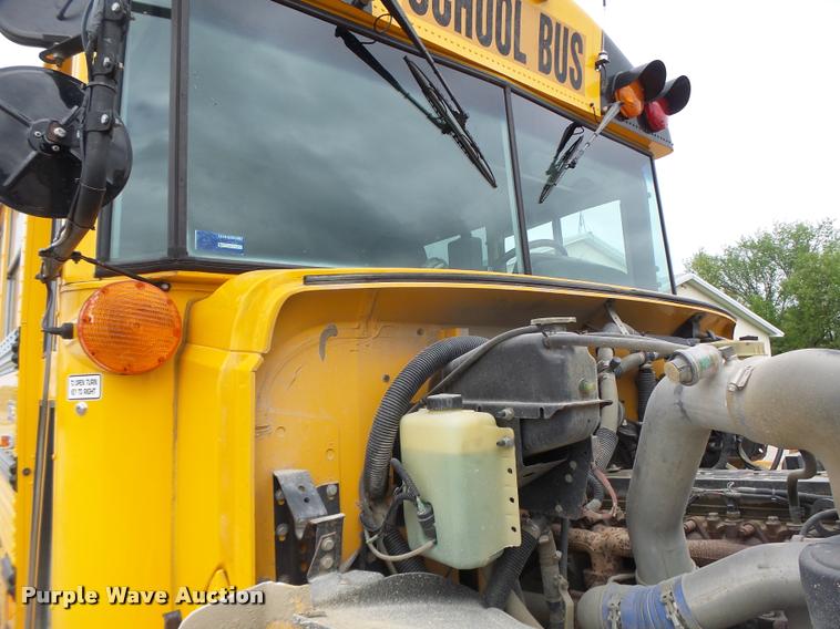 image for item DB1320 2002 Freightliner FS65 school bus