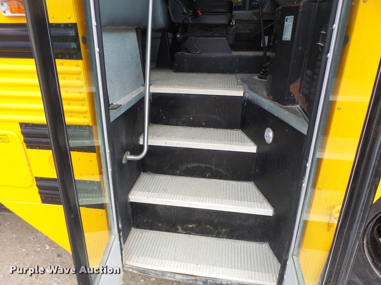 image for item DB1320 2002 Freightliner FS65 school bus