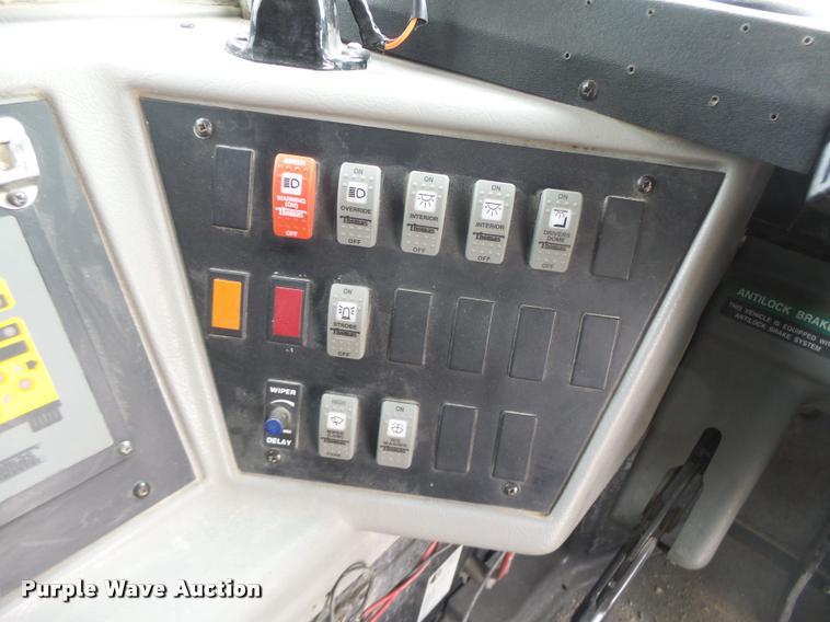 image for item DB1320 2002 Freightliner FS65 school bus