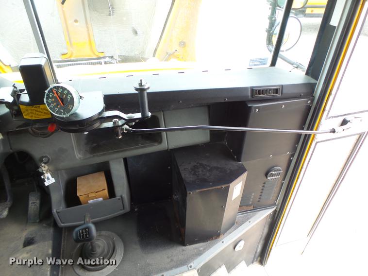 image for item DB1320 2002 Freightliner FS65 school bus