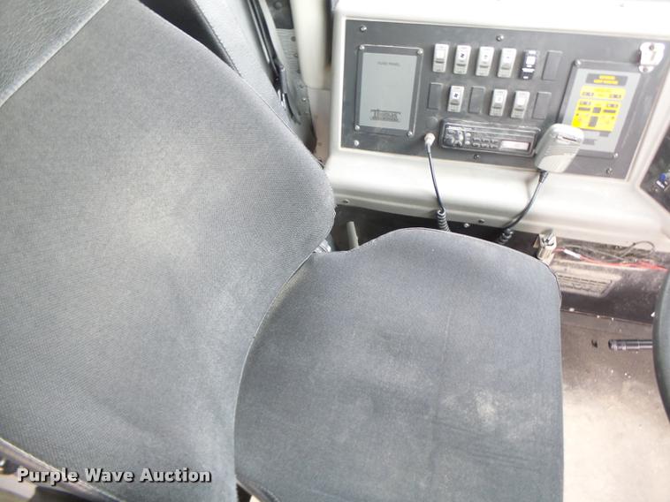 image for item DB1320 2002 Freightliner FS65 school bus