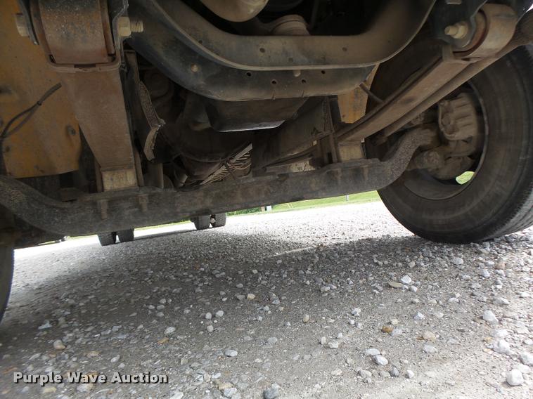 image for item DB1321 2003 Freightliner FS65 school bus