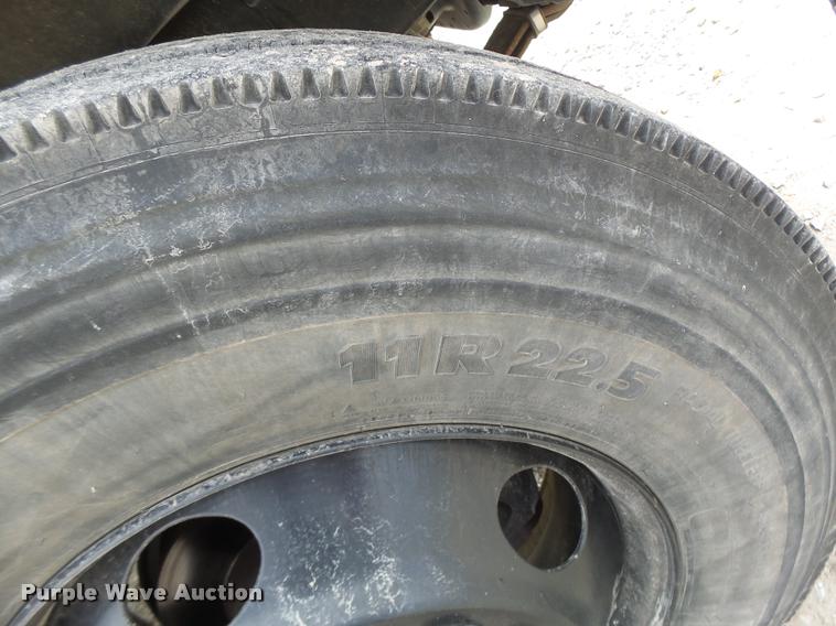 image for item DB1321 2003 Freightliner FS65 school bus