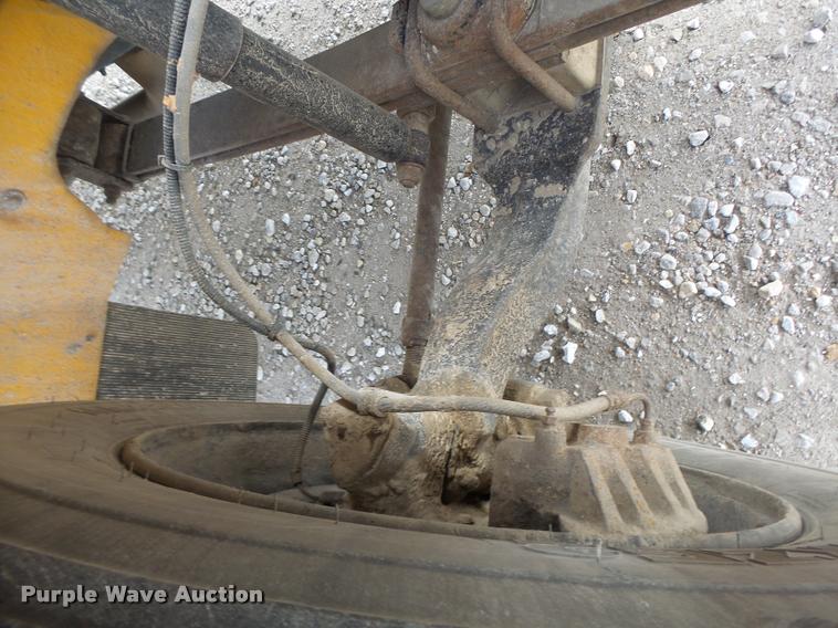 image for item DB1321 2003 Freightliner FS65 school bus