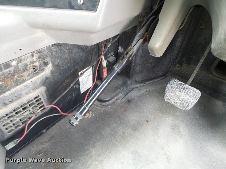 image for item DB1321 2003 Freightliner FS65 school bus