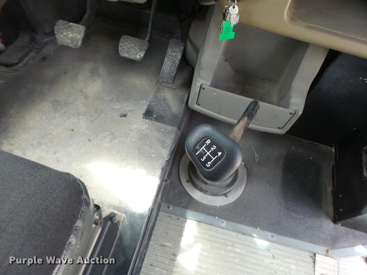 image for item DB1321 2003 Freightliner FS65 school bus