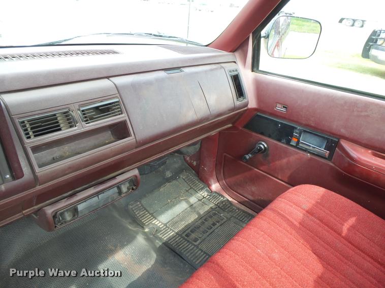 image for item DB2545 1993 GMC C1500 pickup truck