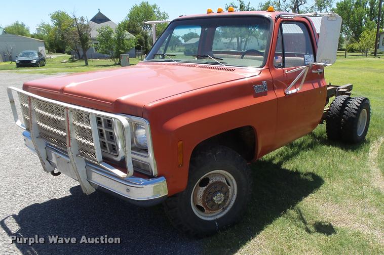 image for item DB2566 1980 Chevrolet Custom Deluxe 30 pickup truck cab and chassis