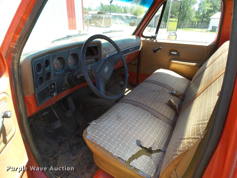 image for item DB2566 1980 Chevrolet Custom Deluxe 30 pickup truck cab and chassis