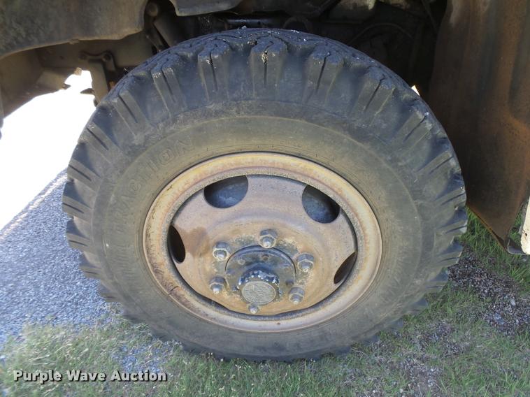 image for item DB2567 1979 Ford F600 fire truck