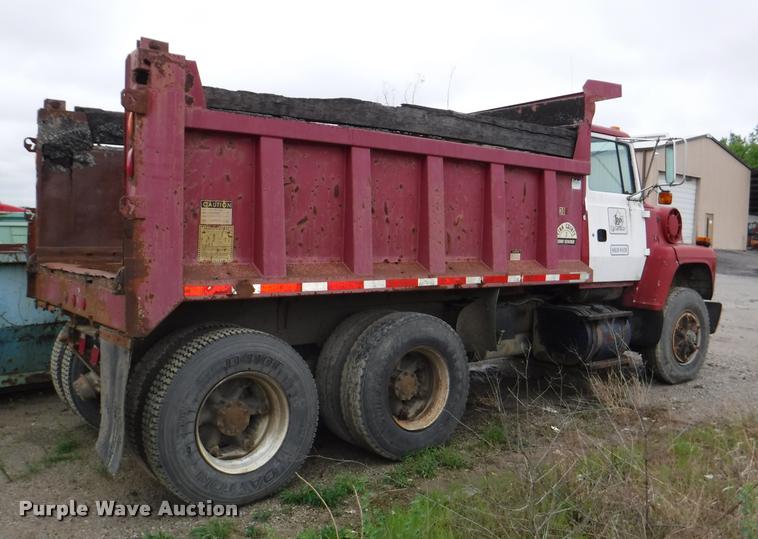 image for item DB3911 1993 Ford L8000 dump truck