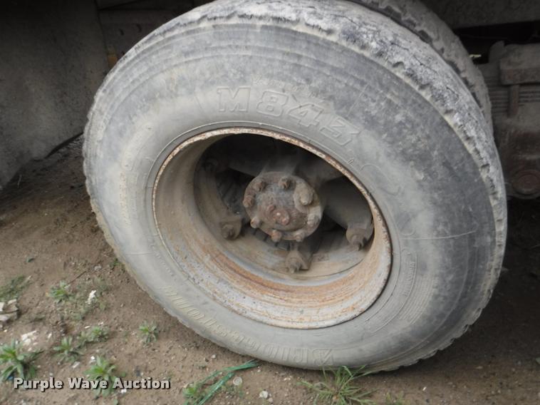 image for item DB3911 1993 Ford L8000 dump truck