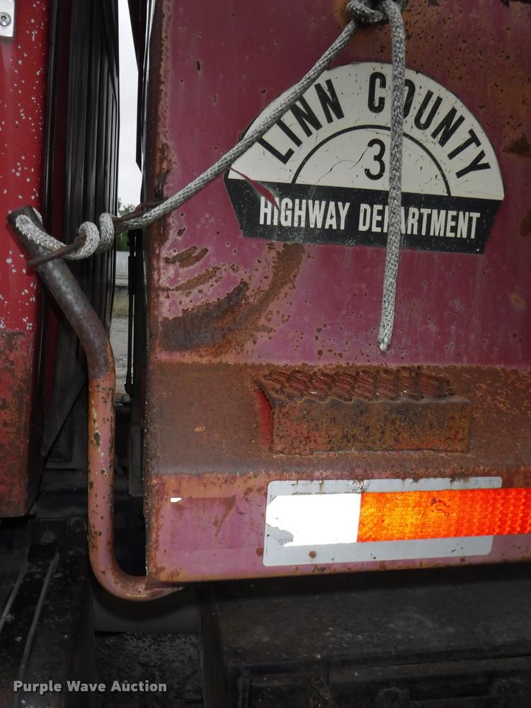 image for item DB3911 1993 Ford L8000 dump truck