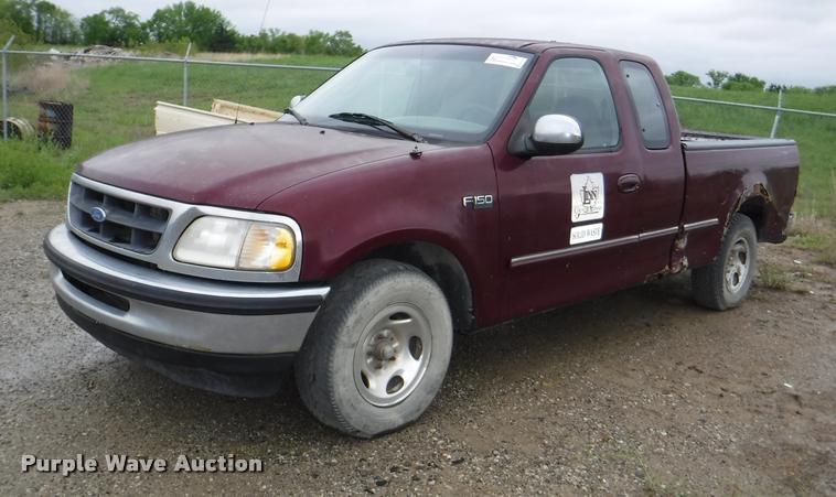 image for item DB3922 1997 Ford F150 XLT SuperCab pickup truck