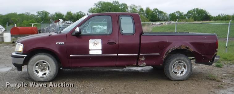 image for item DB3922 1997 Ford F150 XLT SuperCab pickup truck