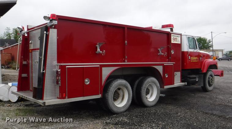 image for item DB3923 1997 International 2554 tanker fire truck