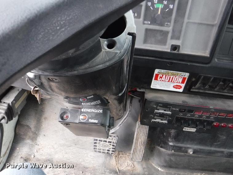 image for item DB3923 1997 International 2554 tanker fire truck