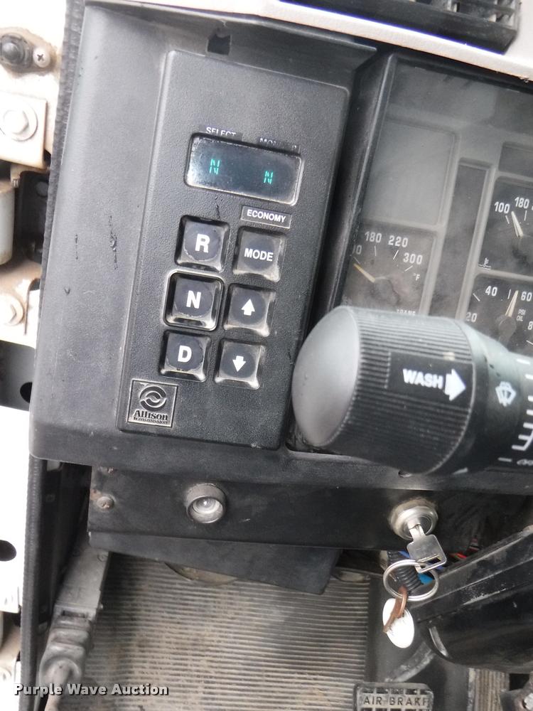 image for item DB3923 1997 International 2554 tanker fire truck