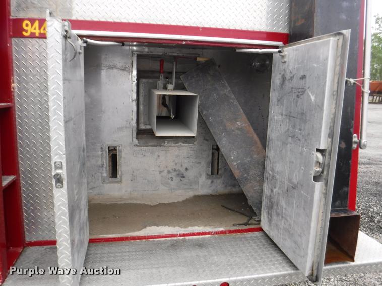 image for item DB3923 1997 International 2554 tanker fire truck