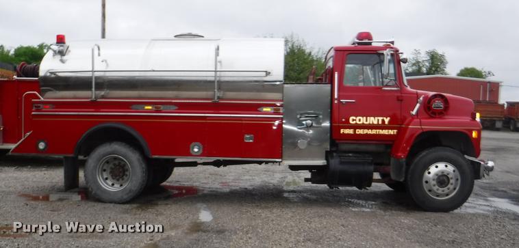 image for item DB3924 1984 Ford L8501 Louisville 101 tanker fire truck
