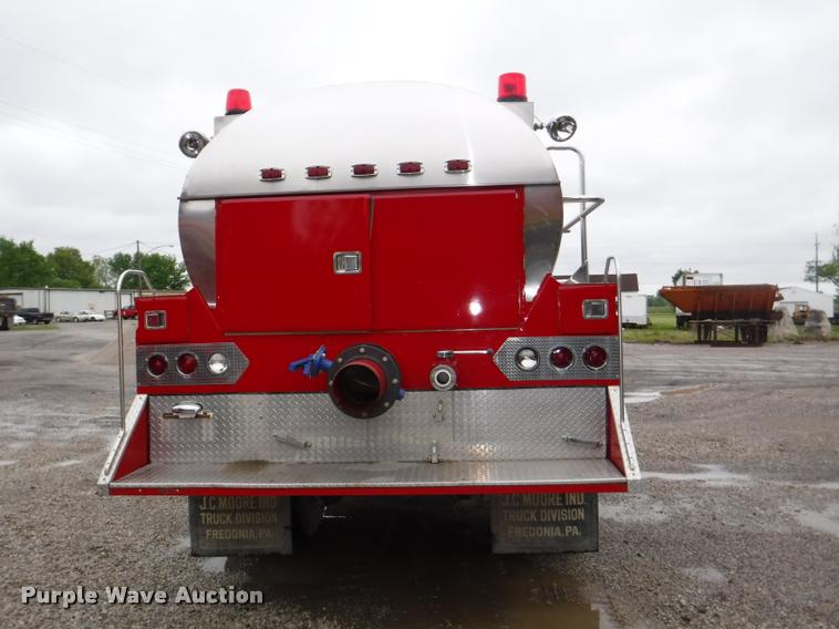 image for item DB3924 1984 Ford L8501 Louisville 101 tanker fire truck